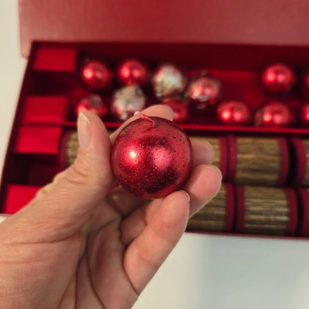 Neiman Marcus 2002 Christmas Set 8 Bamboo Napkin Rings & 12 Red Ball Candles Box